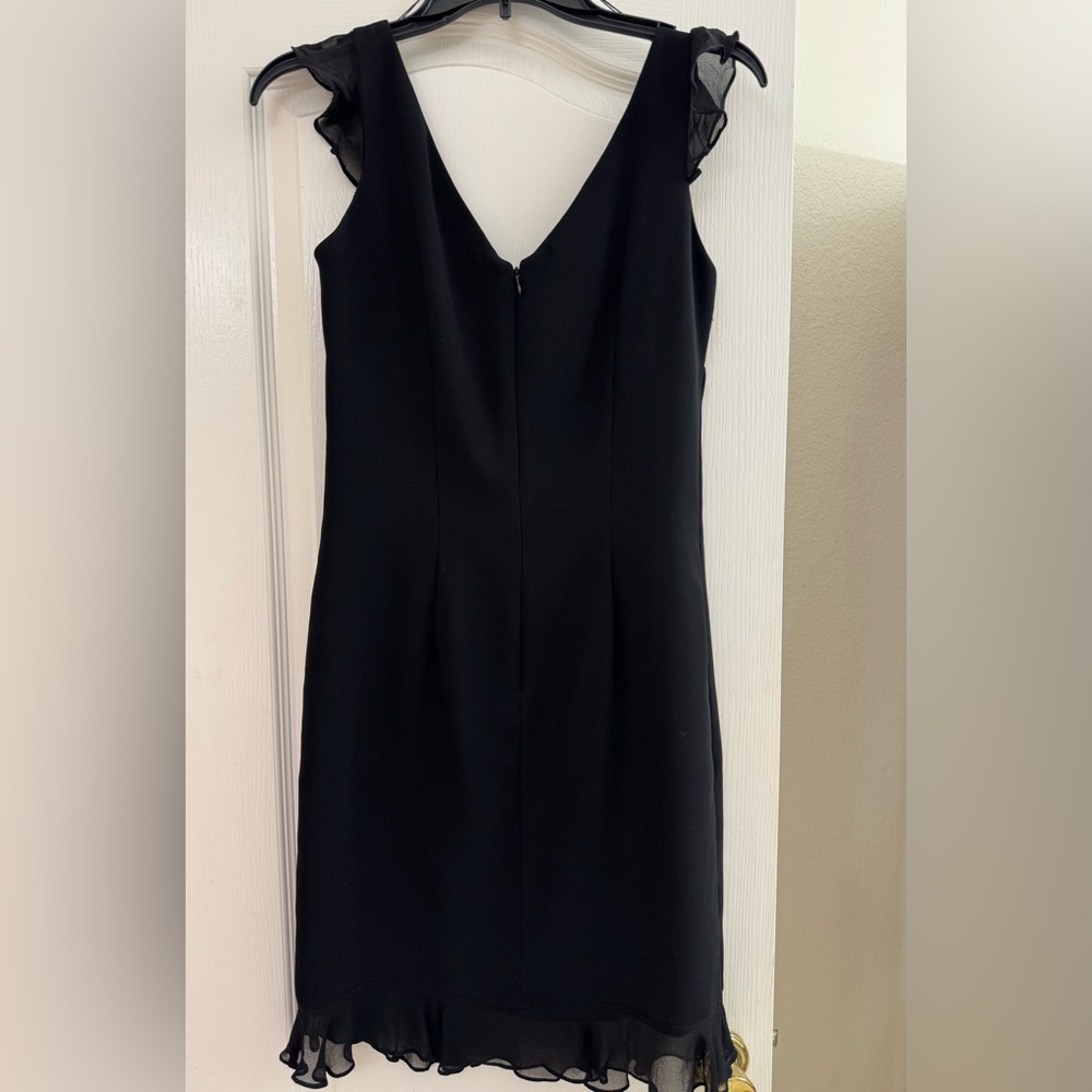 Black lined dress sleeveless